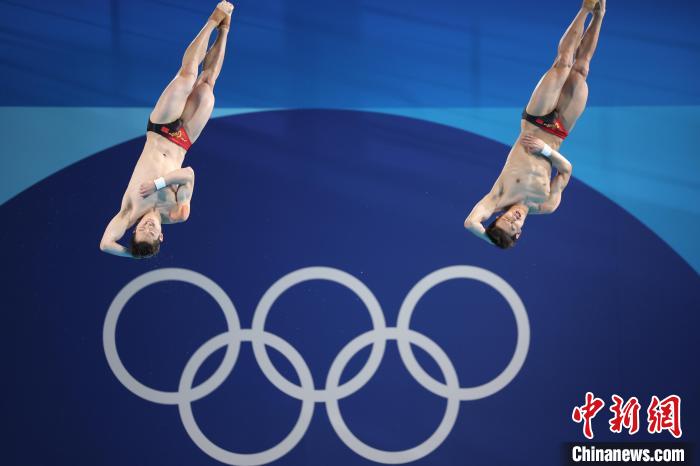 巴黎奥运赛场直击：龙道一／王宗源双人三米板
