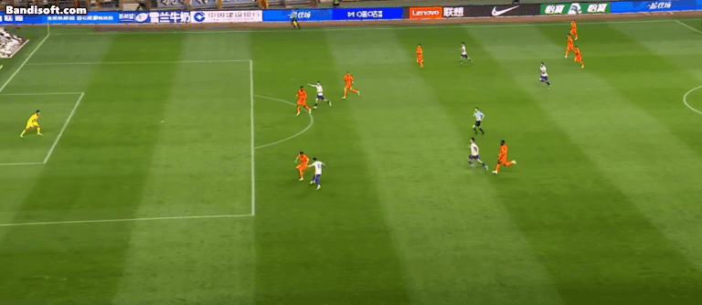 山东泰山客场惨败云南玉昆 红牌谢文能成关键转