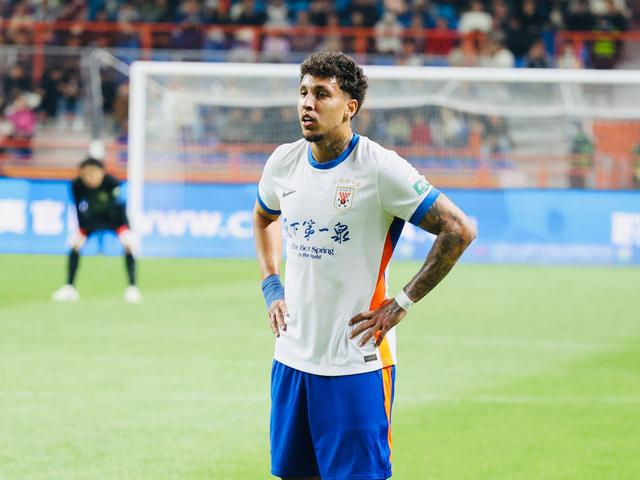 山东泰山客场惨败云南玉昆 红牌谢文能成关键转