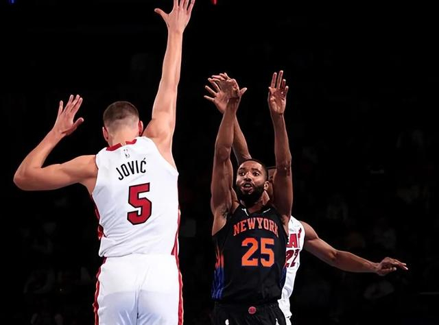 布里奇斯状态低迷拖累尼克斯季后赛前景