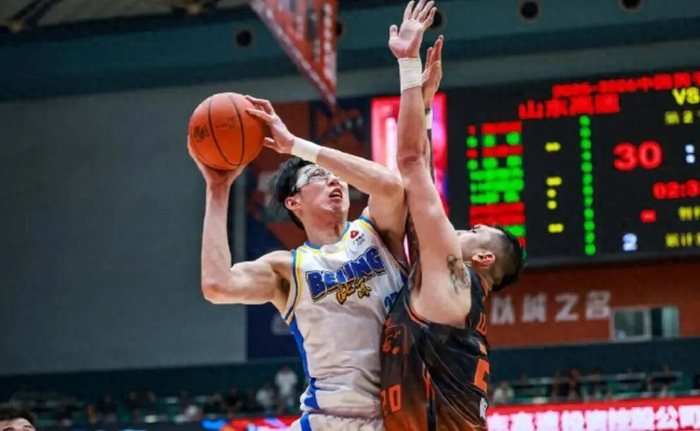 北京队大胜山东队李楠复出助阵引援威廉姆斯或