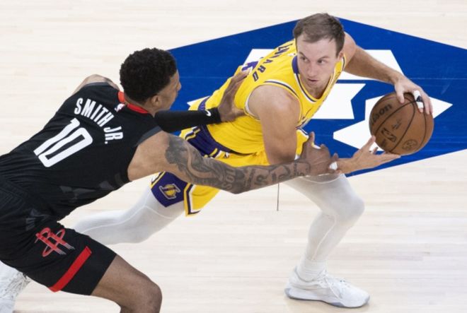 湖人G1主场力克火箭 八村垒肯纳德联手建功